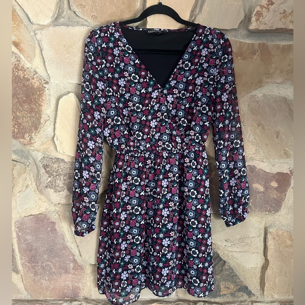 Express Floral Dress - Picture 2 of 7